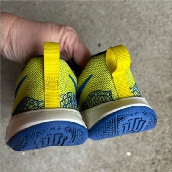 Nike Kyrie Flytrap Kaleidoscope Size 13C DQ8093-700 Sneakers - Picture 9 of 9